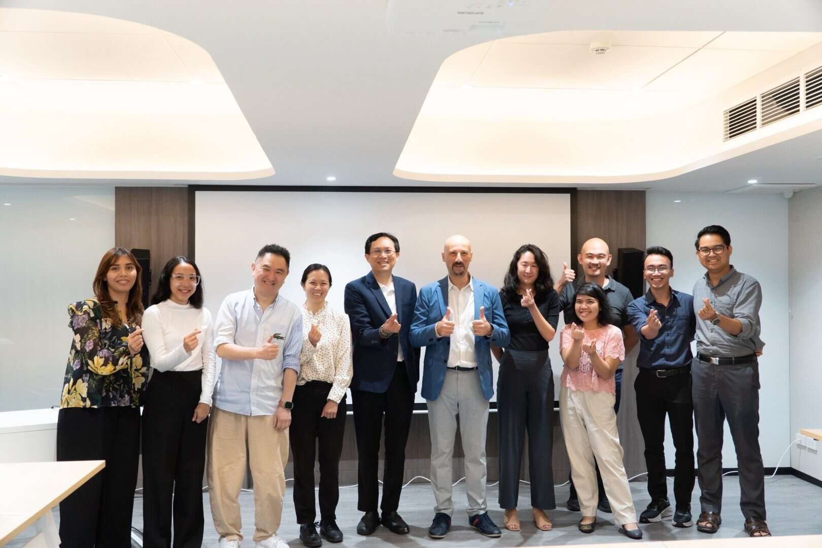 ภาพบรรยากาศจากหลักสูตรอบรม“Guided Immediacy: Esthetic Zone and Posterior!” 39 LINE ALBUM 21.6.2025 250622 12