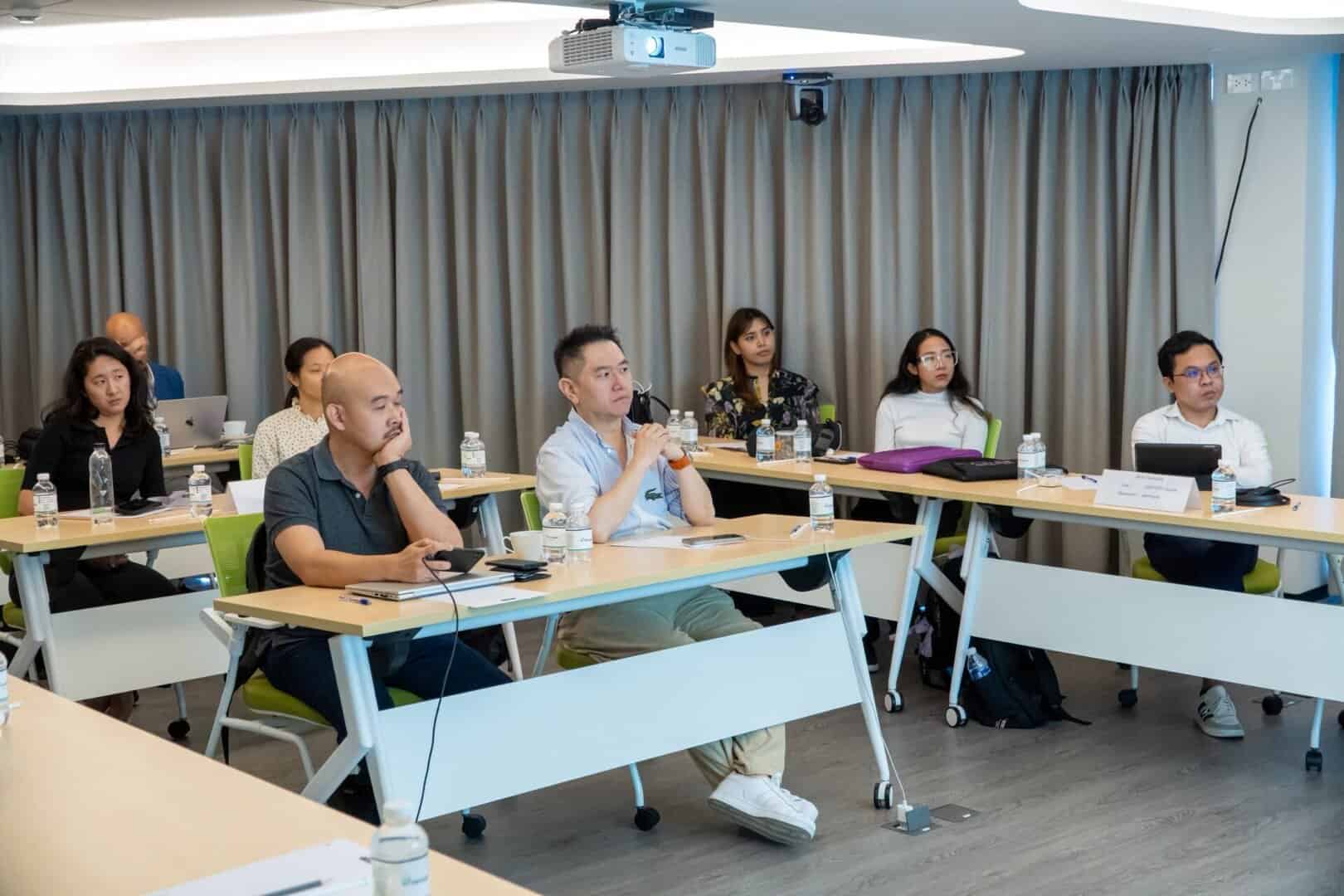 ภาพบรรยากาศจากหลักสูตรอบรม“Guided Immediacy: Esthetic Zone and Posterior!” 7 LINE ALBUM 21.6.2025 250622 23