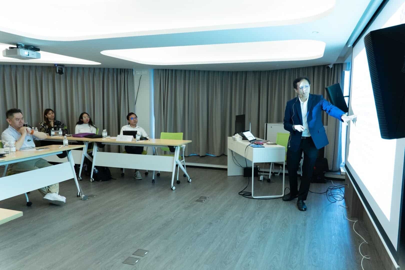 ภาพบรรยากาศจากหลักสูตรอบรม“Guided Immediacy: Esthetic Zone and Posterior!” 13 LINE ALBUM 21.6.2025 250622 29