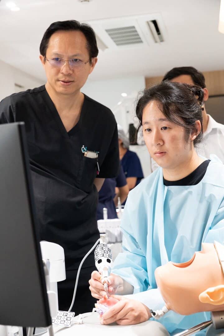 ภาพบรรยากาศจากหลักสูตรอบรม“Guided Immediacy: Esthetic Zone and Posterior!” 58 LINE ALBUM 22668 250622 24